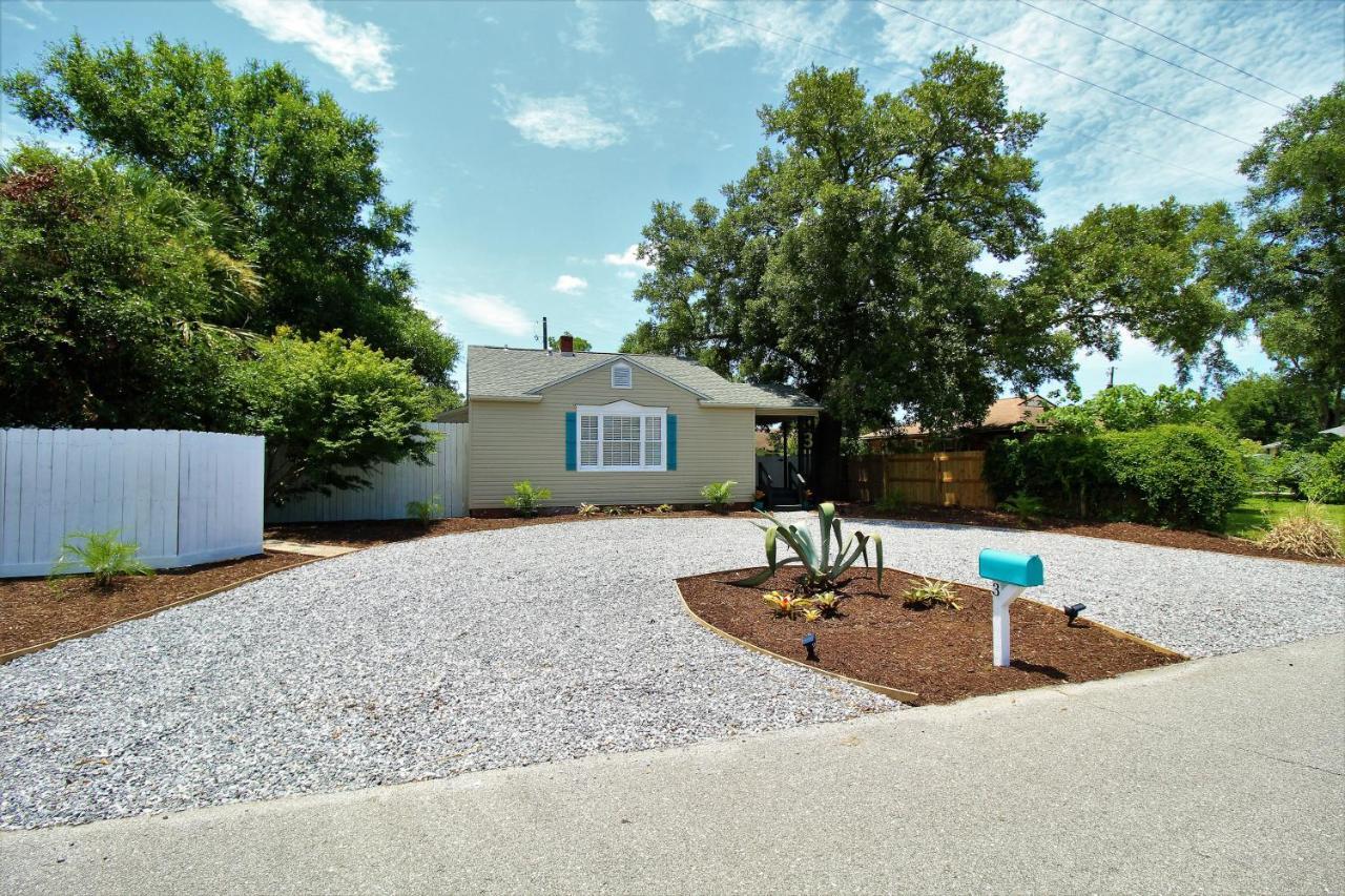 Beachy Bungalow For Family Fun! Walk To Beach! Pensacola Exterior photo